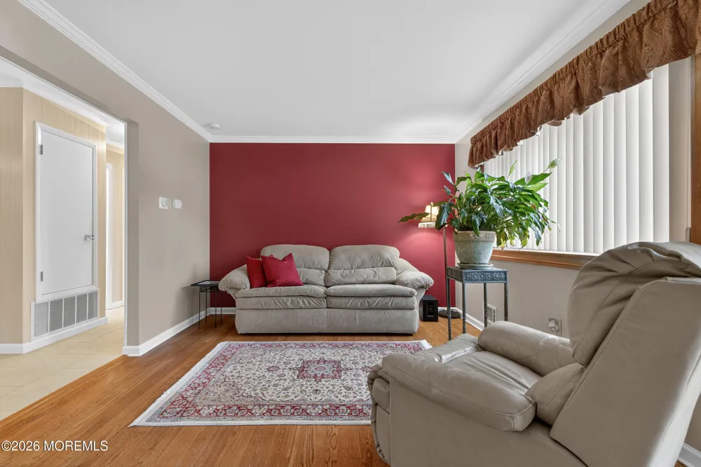 24 Deerwood Avenue Edison, NJ 08817