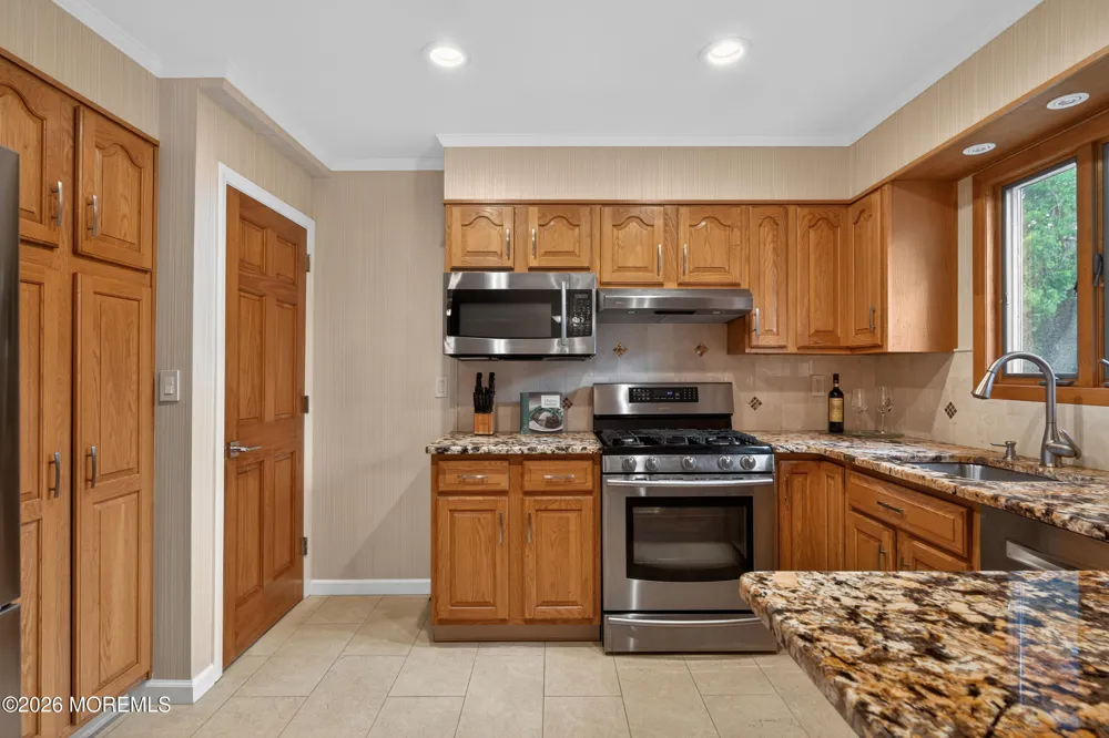 24 Deerwood Avenue Edison, NJ 08817