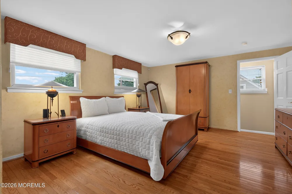 24 Deerwood Avenue Edison, NJ 08817