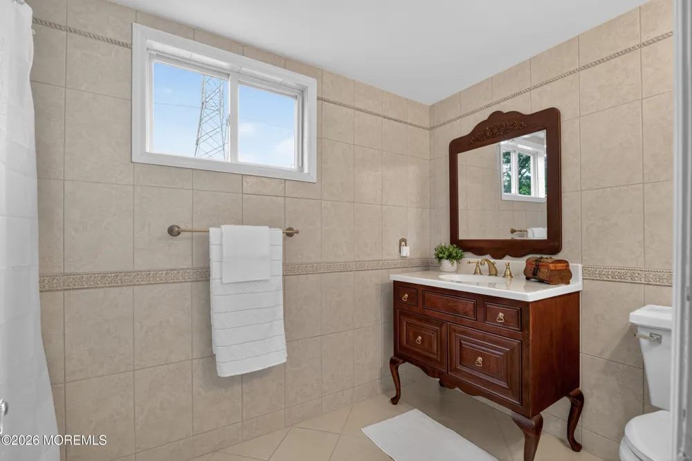 24 Deerwood Avenue Edison, NJ 08817