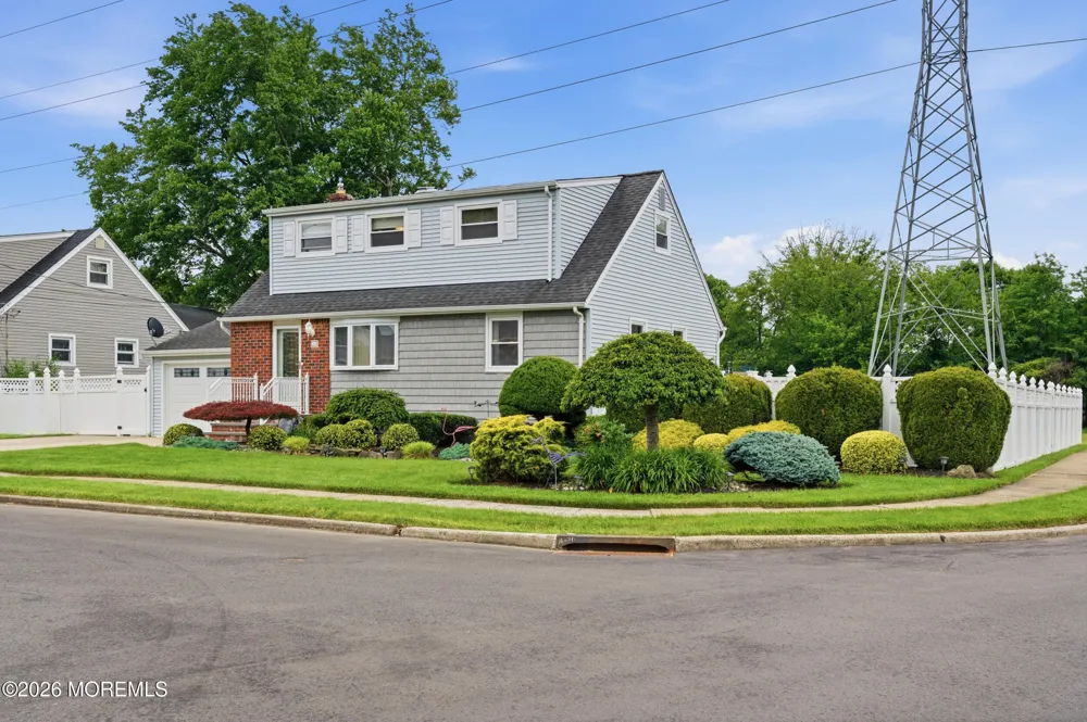 24 Deerwood Avenue Edison, NJ 08817