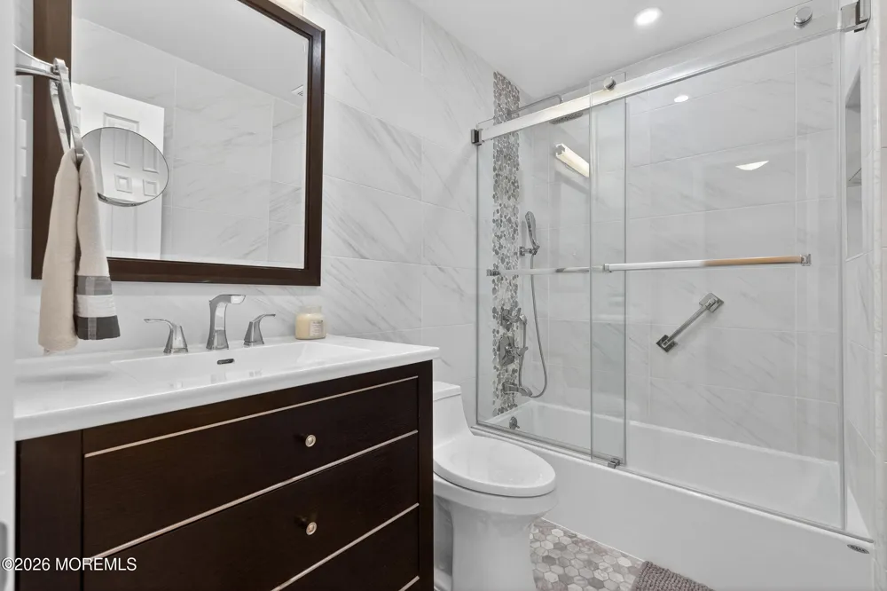 24 Deerwood Avenue Edison, NJ 08817
