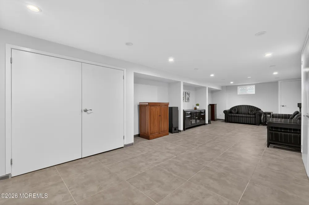24 Deerwood Avenue Edison, NJ 08817