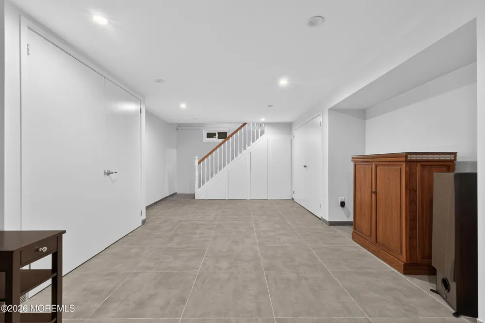 24 Deerwood Avenue Edison, NJ 08817