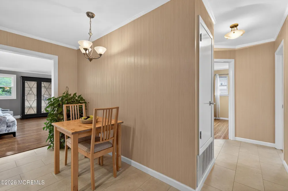 24 Deerwood Avenue Edison, NJ 08817
