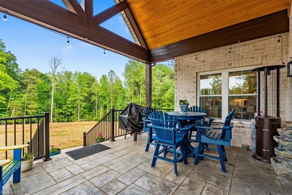 8198 Rob Roy Drive Summerfield, NC 27358