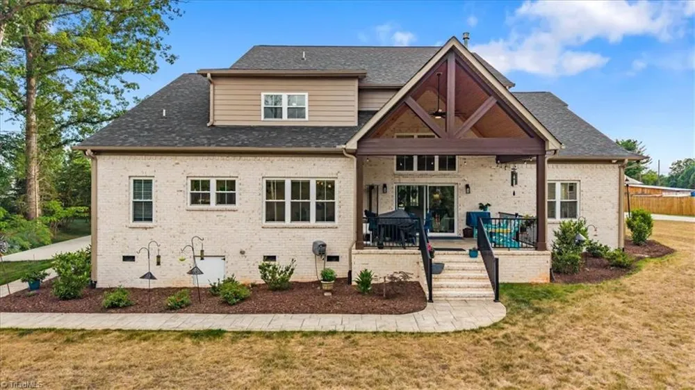 8198 Rob Roy Drive Summerfield, NC 27358