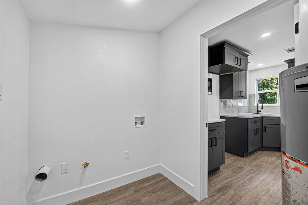 106 S 9th Street Highlands, TX 77562
