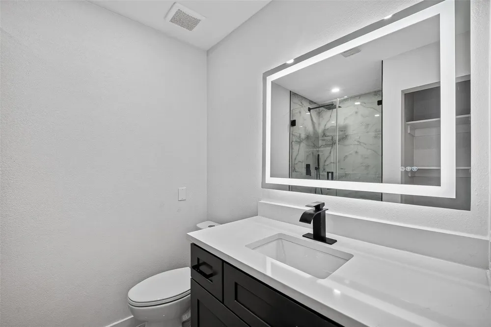 106 S 9th Street Highlands, TX 77562