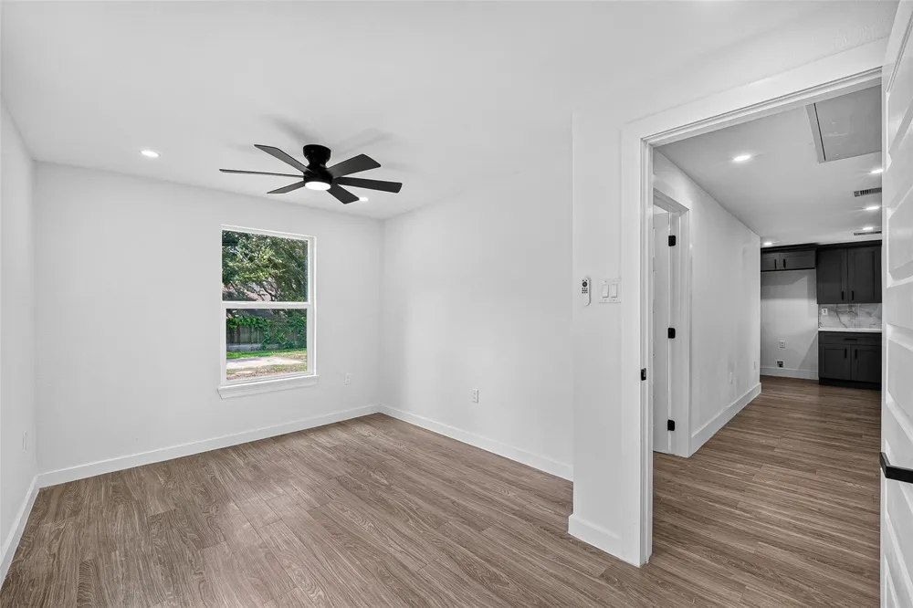 106 S 9th Street Highlands, TX 77562