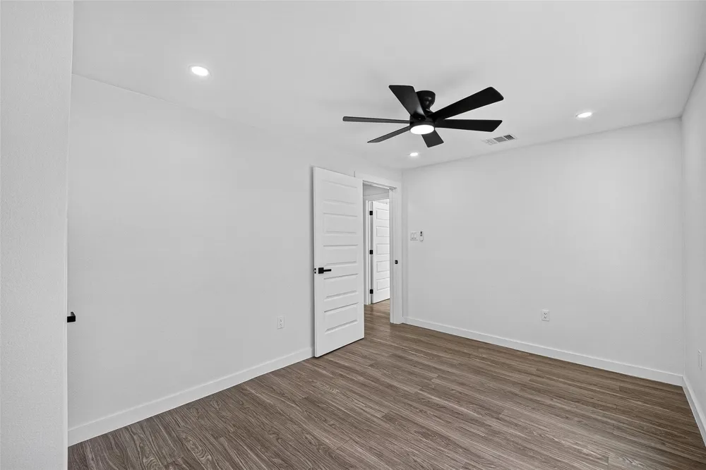 106 S 9th Street Highlands, TX 77562