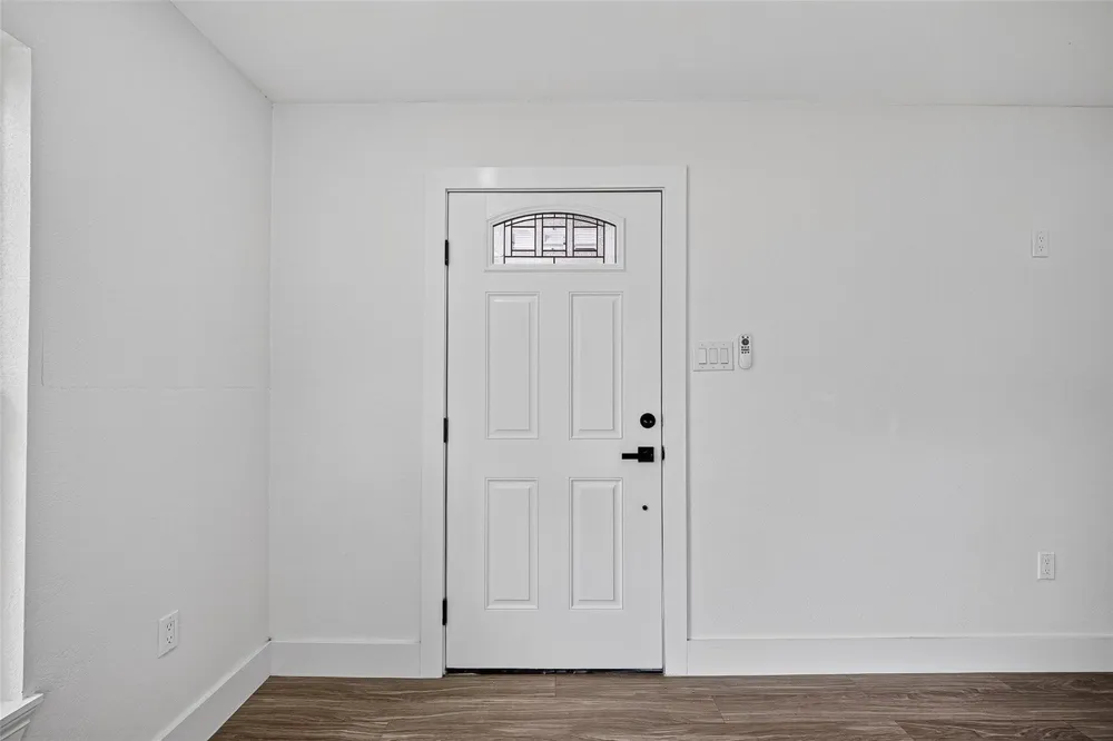 106 S 9th Street Highlands, TX 77562