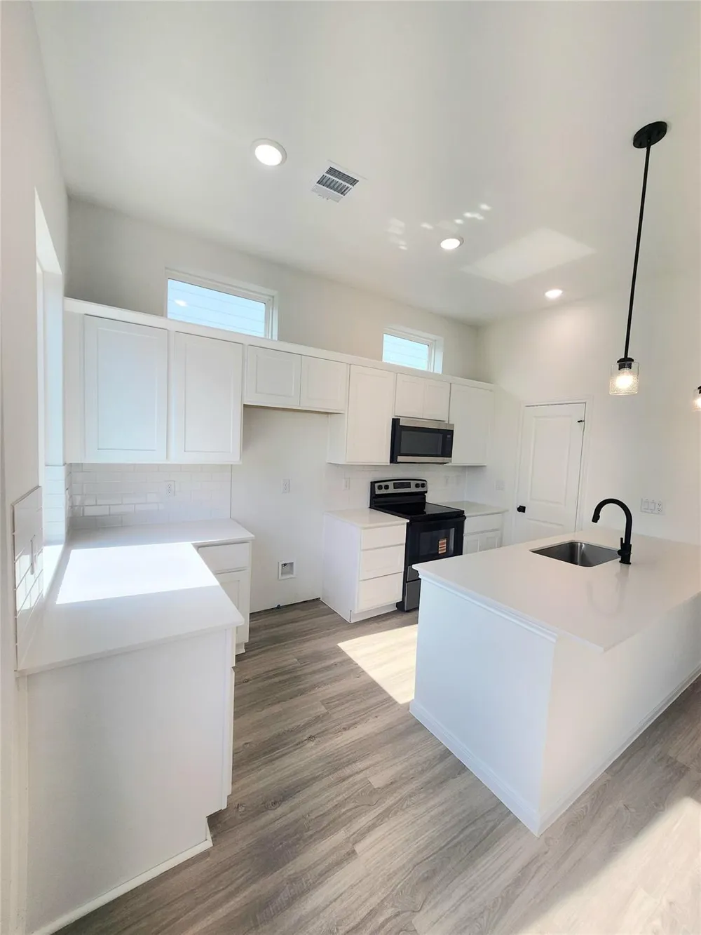 4713 Mallow Street #C Houston, TX 77033