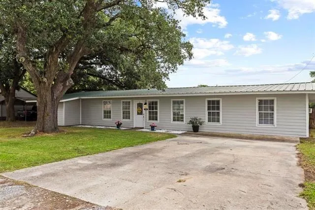 765 Sudduth Bridge City, TX 77611