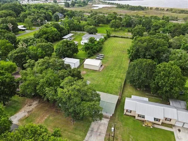 765 Sudduth Bridge City, TX 77611