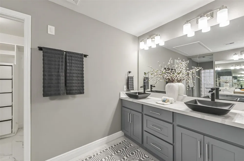 211 Big Hollow Lane Houston, TX 77042