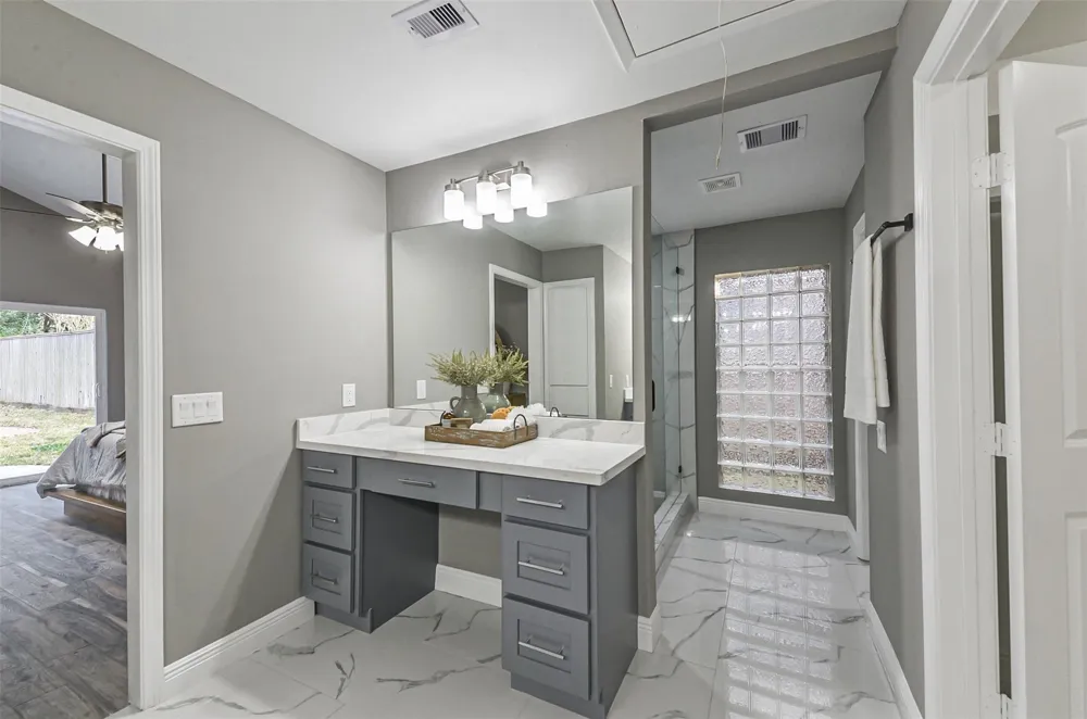 211 Big Hollow Lane Houston, TX 77042