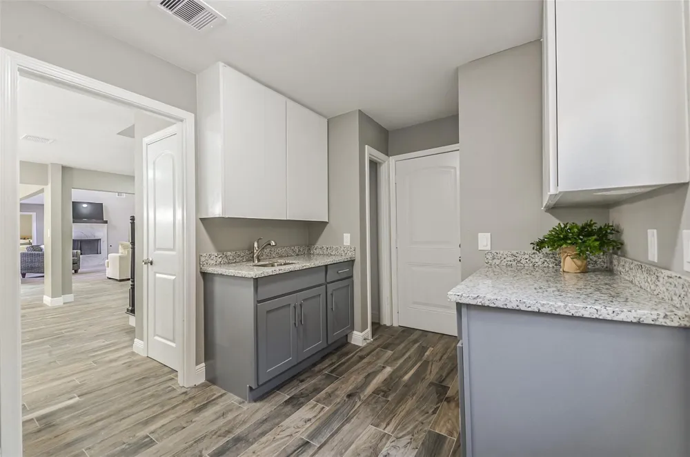 211 Big Hollow Lane Houston, TX 77042