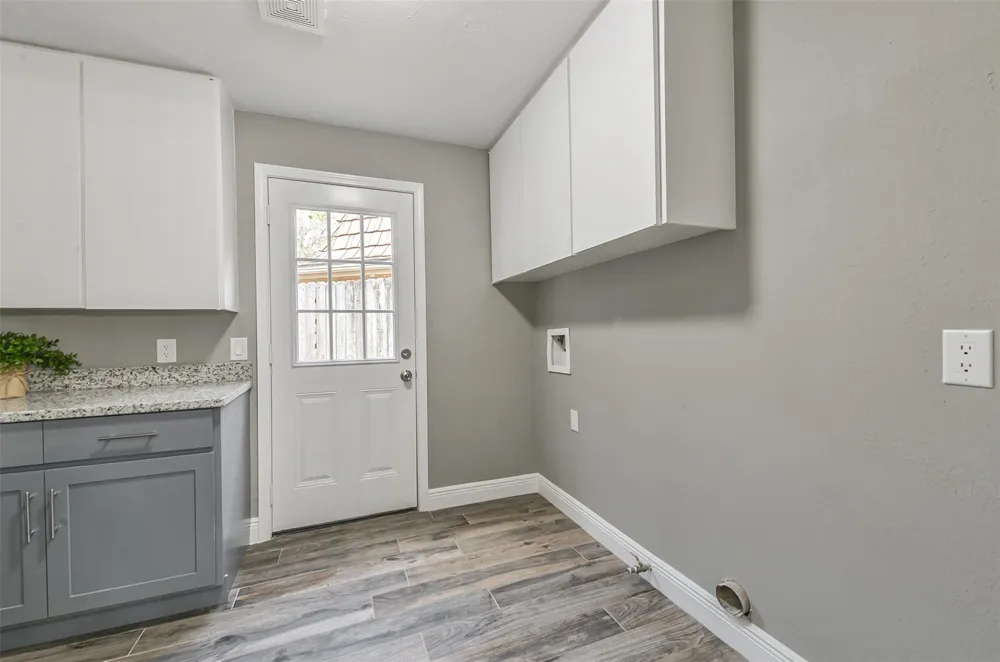 211 Big Hollow Lane Houston, TX 77042