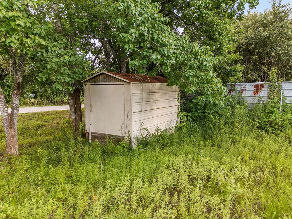 19231 County Road 927a Alvin, TX 77511