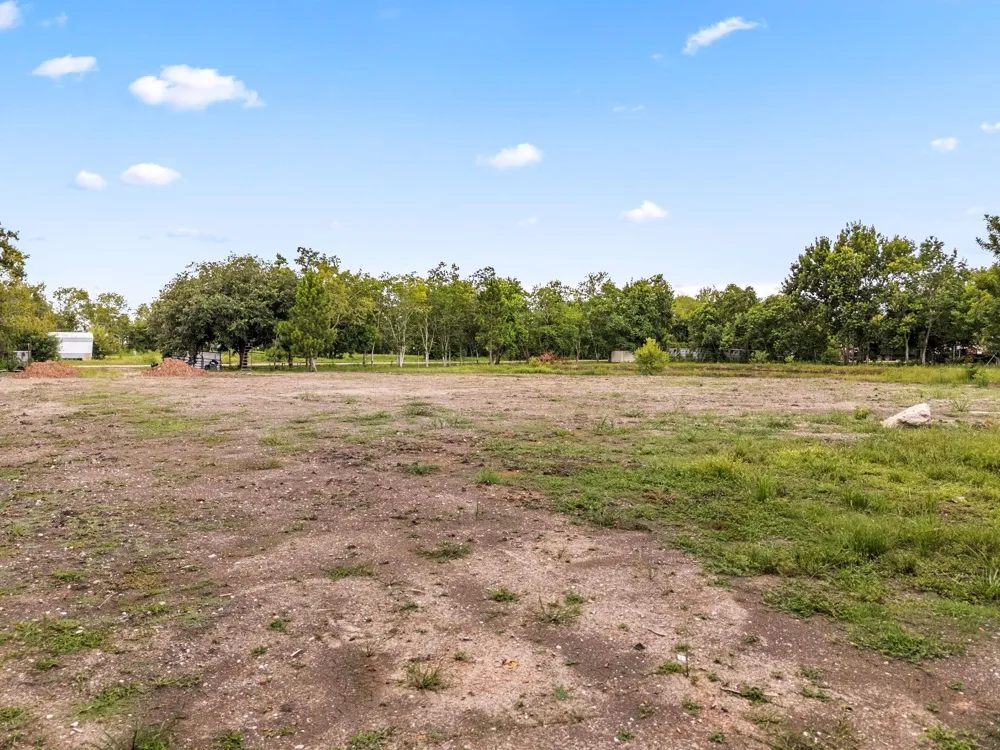19231 County Road 927a Alvin, TX 77511