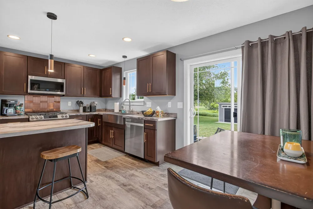 163 Nicole Drive Brooklyn, MI 49230