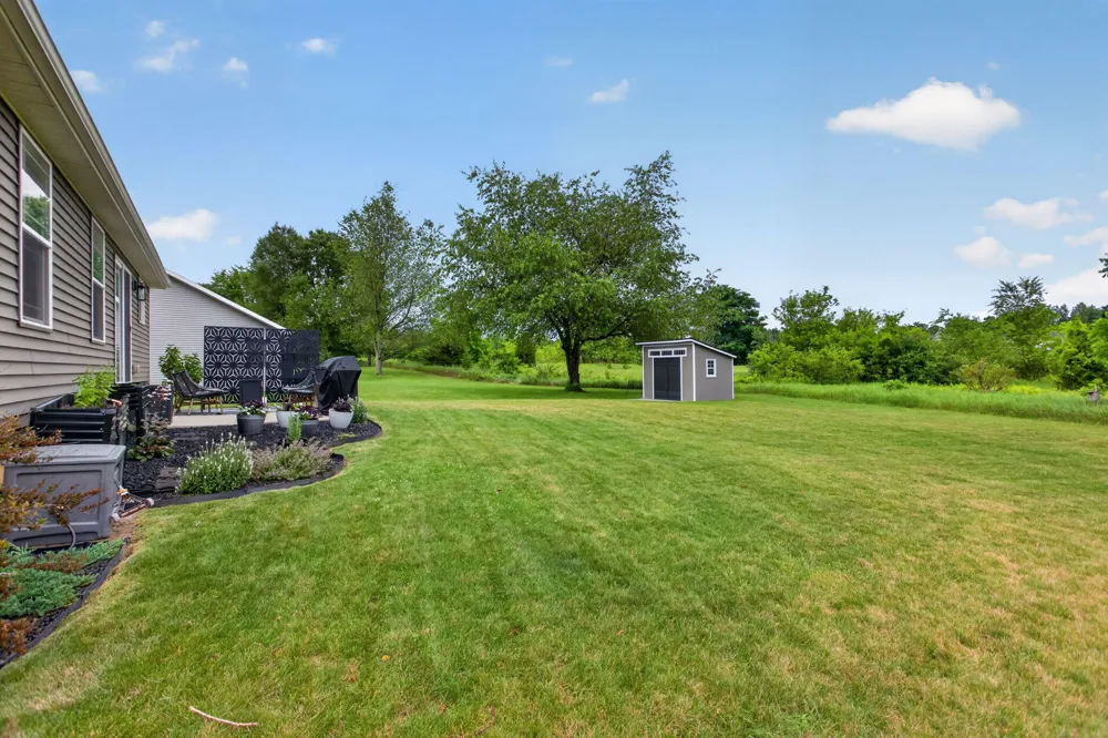 163 Nicole Drive Brooklyn, MI 49230