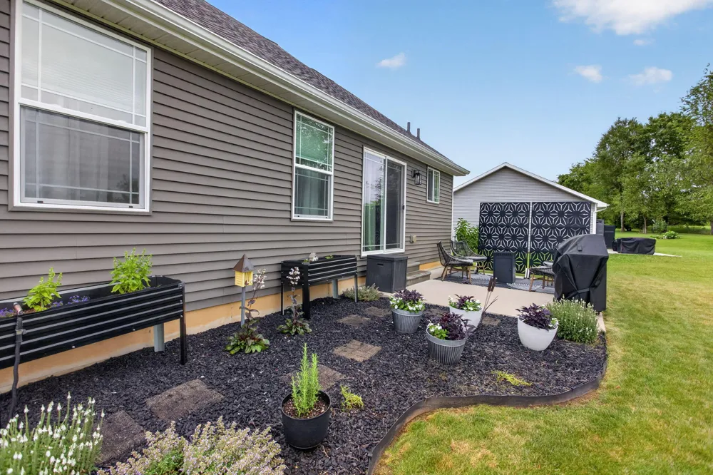 163 Nicole Drive Brooklyn, MI 49230