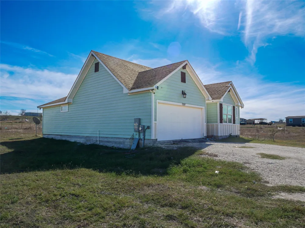 1351 County Road 419 Taylor, TX 76574