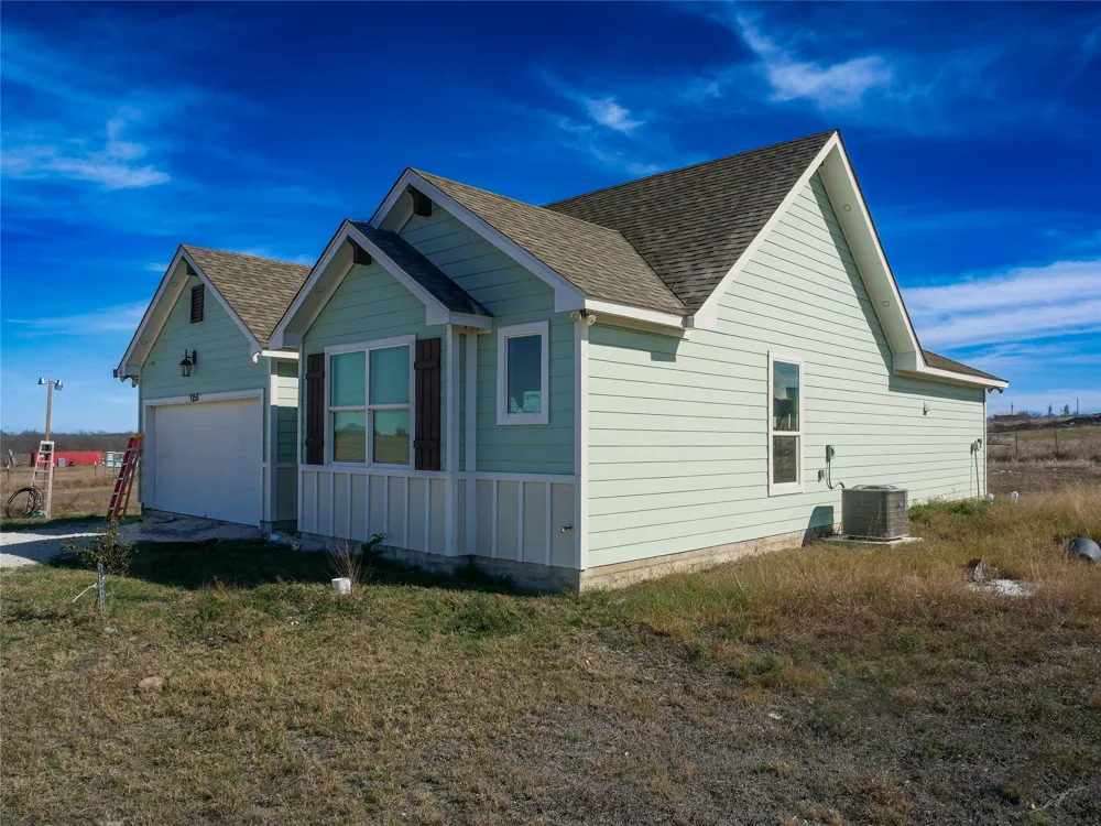 1351 County Road 419 Taylor, TX 76574
