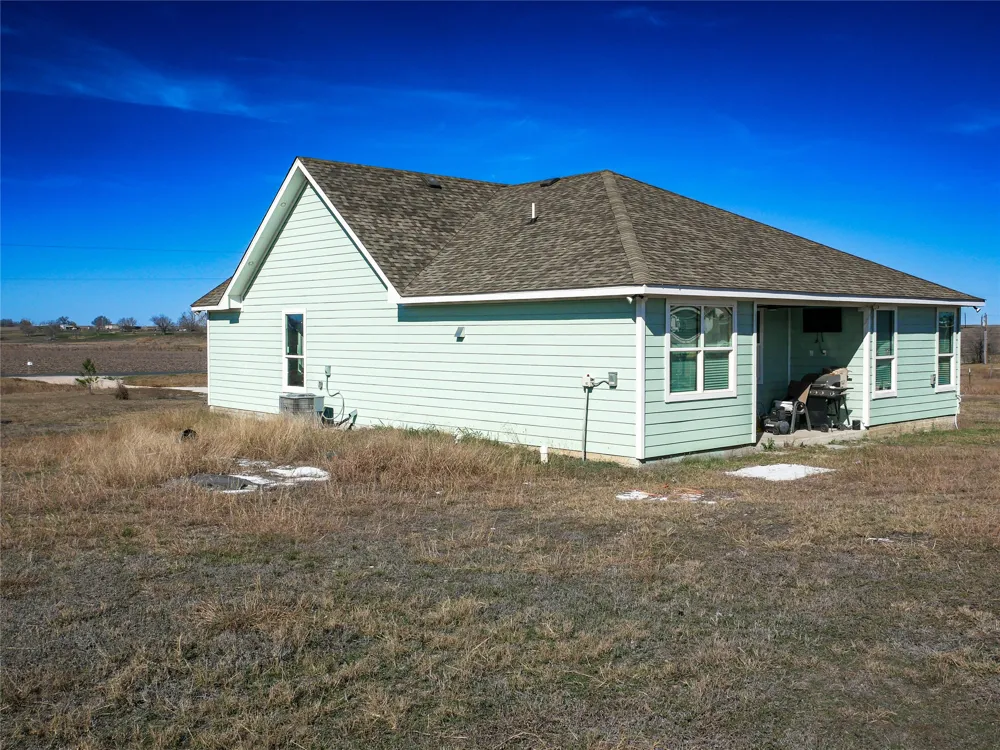 1351 County Road 419 Taylor, TX 76574