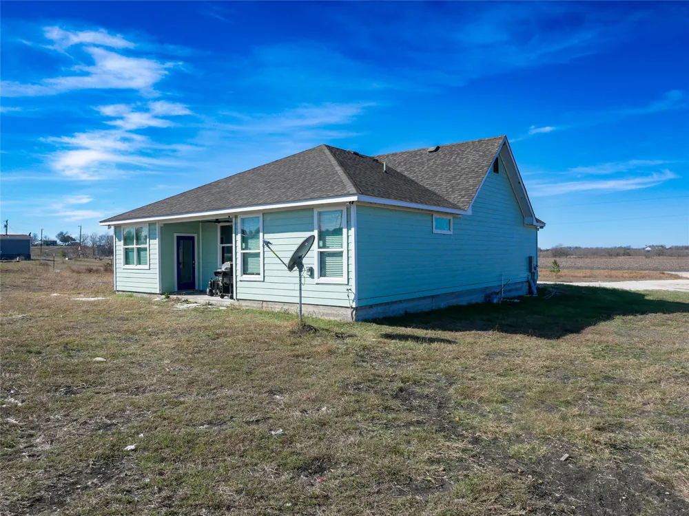 1351 County Road 419 Taylor, TX 76574