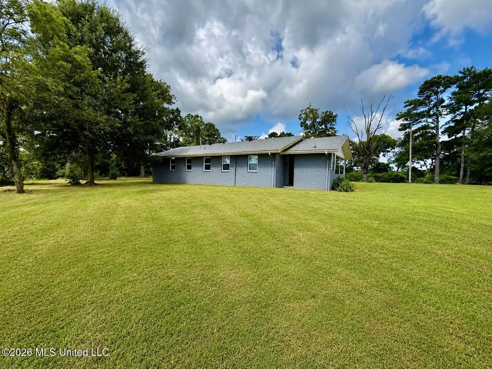 18592 Mississippi 35 Mize, MS 39116