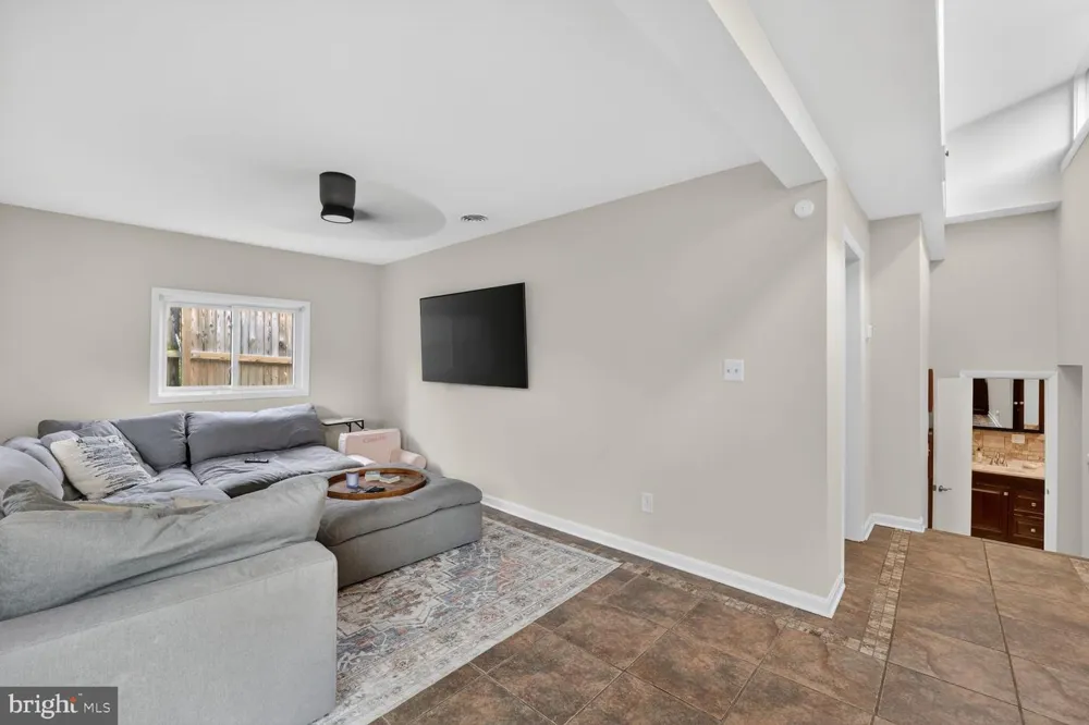 10123 CAPITOL VIEW AVENUE Silver Spring, MD 20910