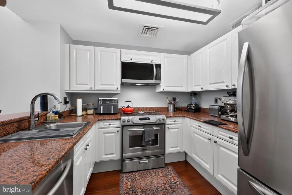 1500 CHESTNUT STREET #10H Philadelphia, PA 19102