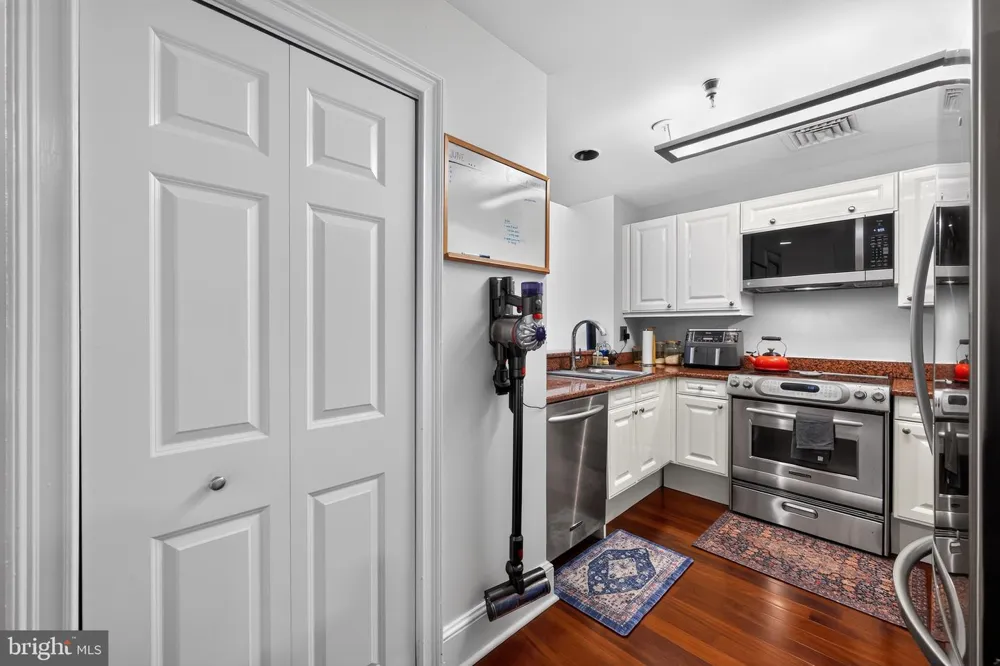 1500 CHESTNUT STREET #10H Philadelphia, PA 19102