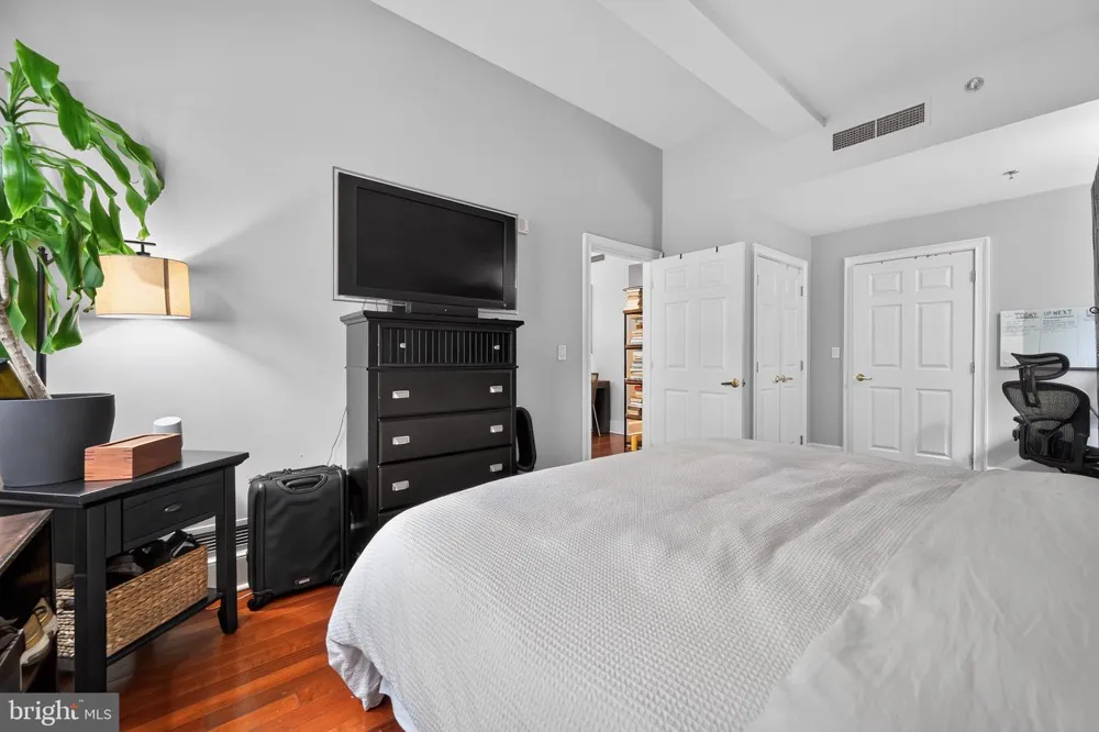 1500 CHESTNUT STREET #10H Philadelphia, PA 19102