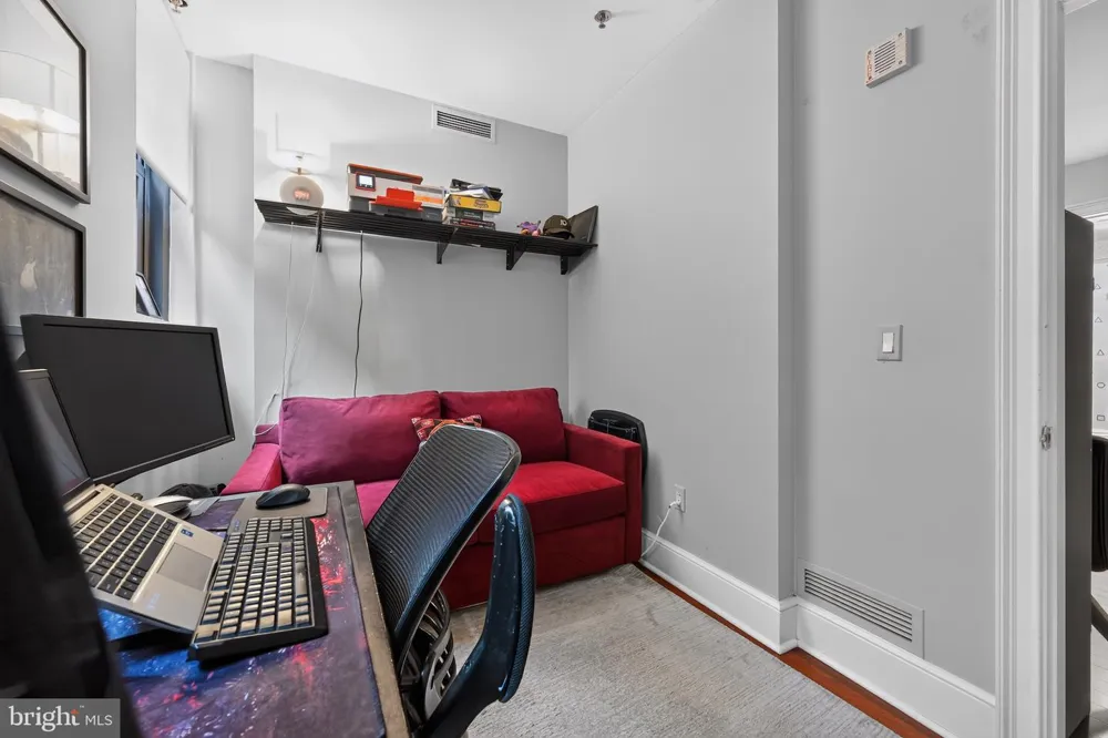 1500 CHESTNUT STREET #10H Philadelphia, PA 19102