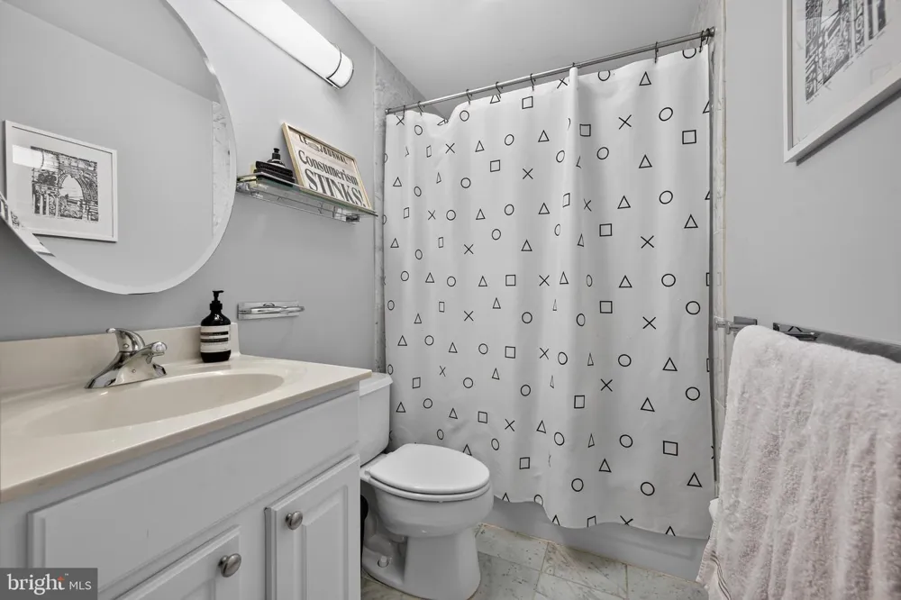1500 CHESTNUT STREET #10H Philadelphia, PA 19102