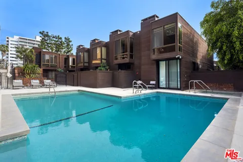 1033 Carol Drive #T3