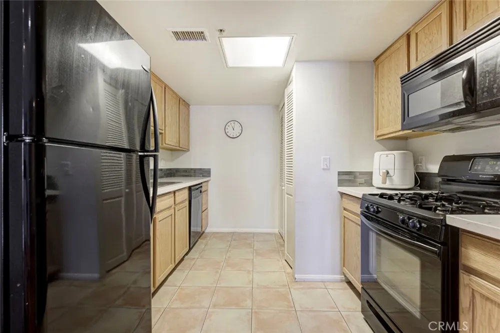 11124 Burbank Boulevard #101 North Hollywood, CA 91601