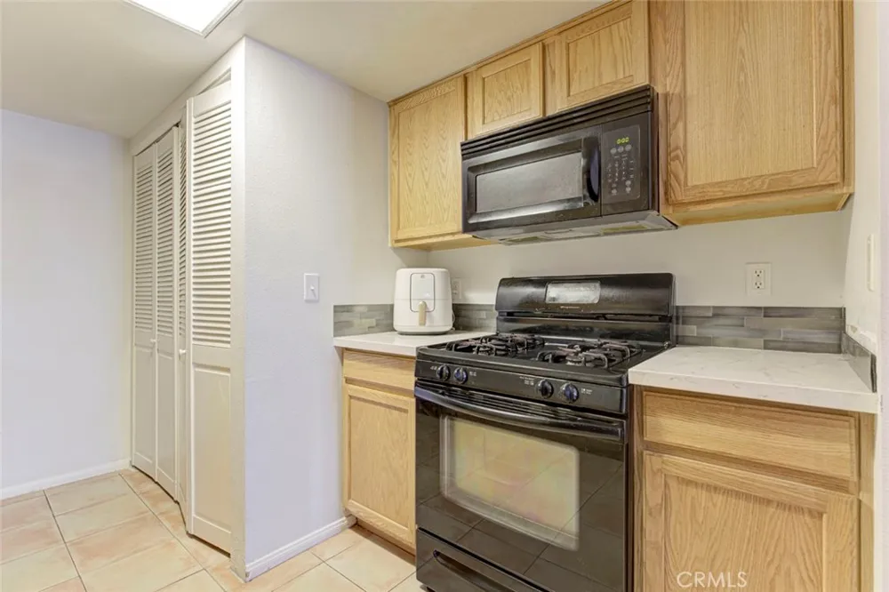 11124 Burbank Boulevard #101 North Hollywood, CA 91601
