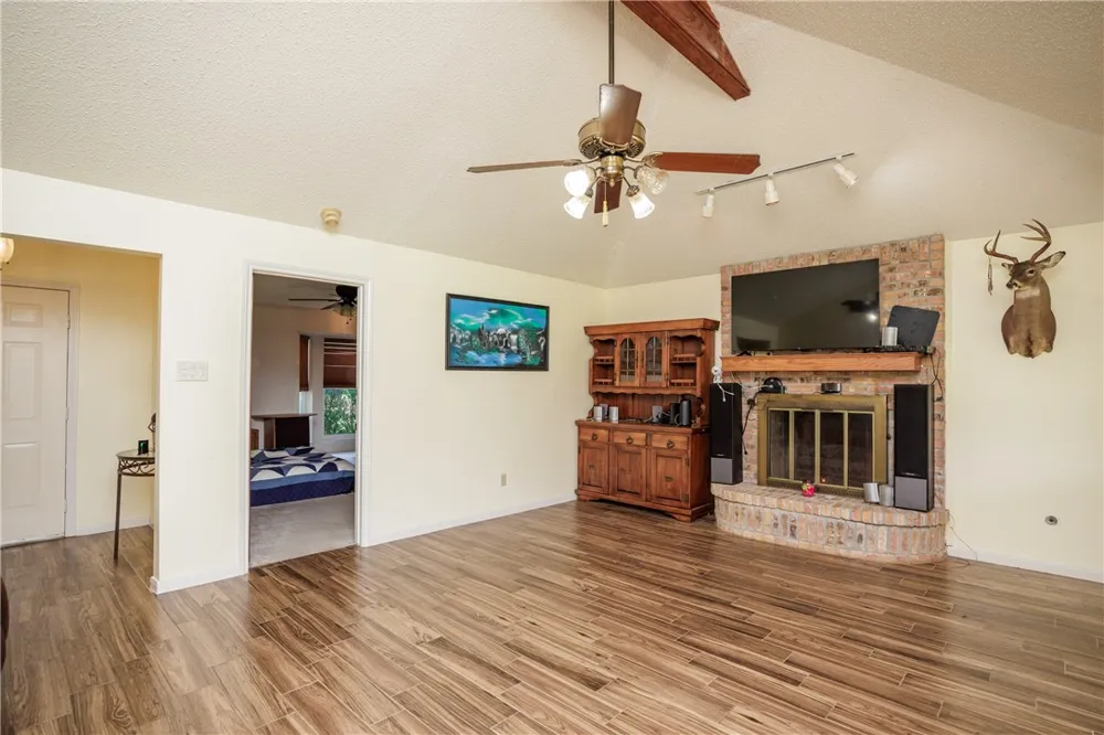 10821 Annaville Road Corpus Christi, TX 78410