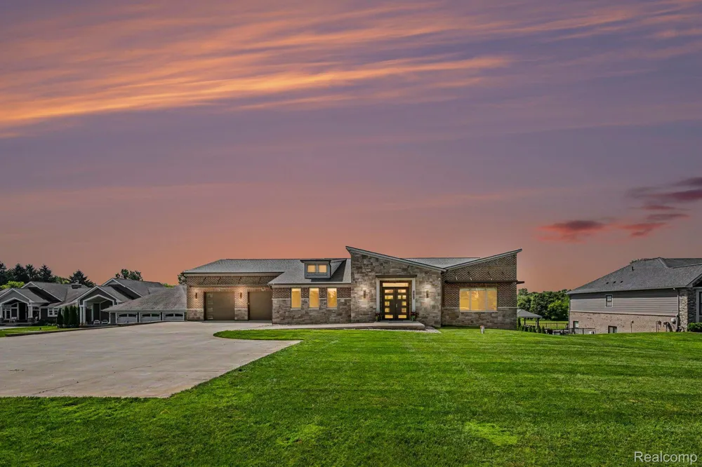 2943 Sleeth Road Commerce Charter Township, MI 48382