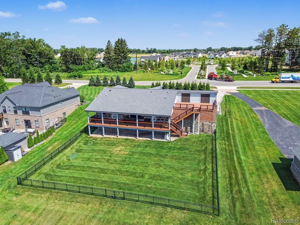 2943 Sleeth Road Commerce Charter Township, MI 48382
