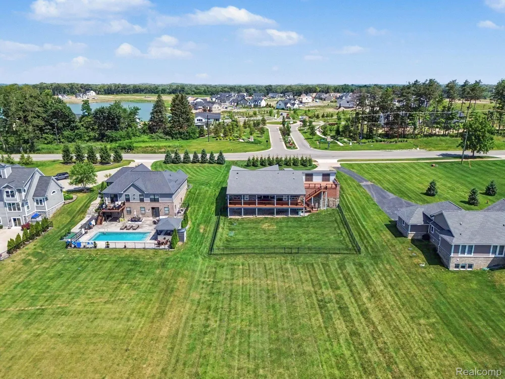 2943 Sleeth Road Commerce Charter Township, MI 48382