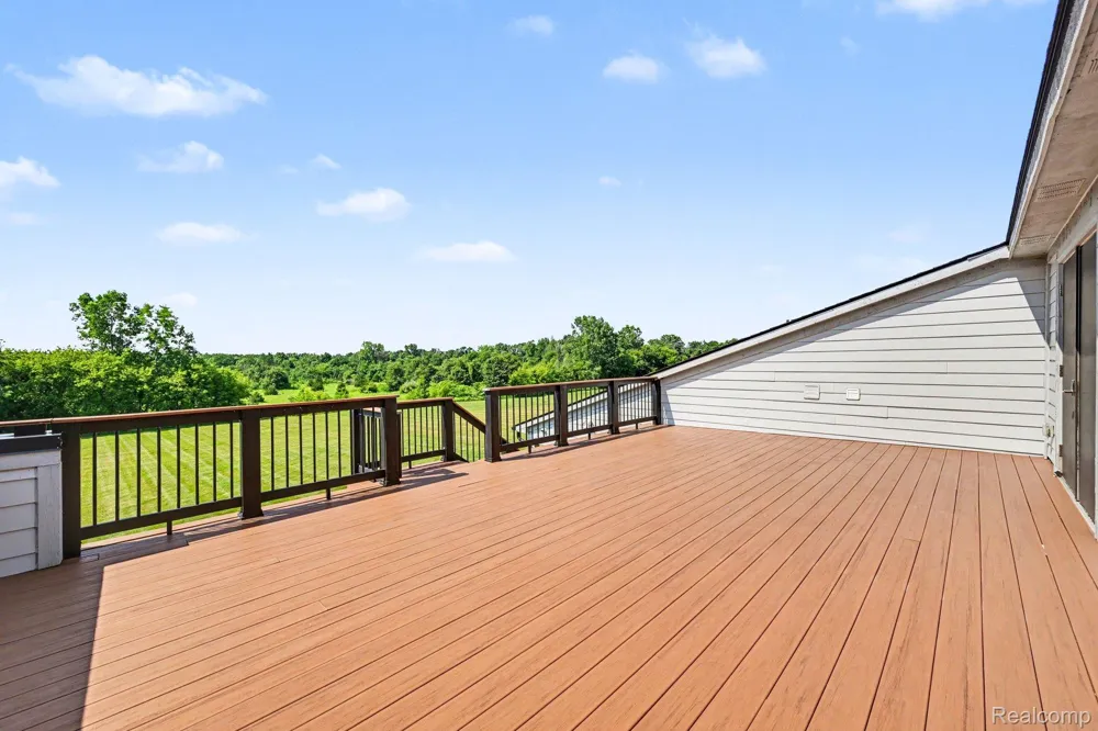 2943 Sleeth Road Commerce Charter Township, MI 48382