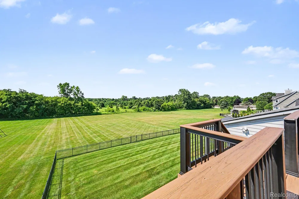 2943 Sleeth Road Commerce Charter Township, MI 48382