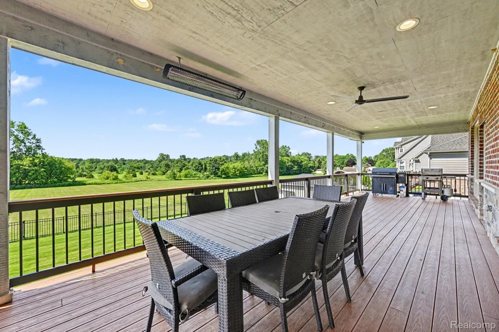 2943 Sleeth Road Commerce Charter Township, MI 48382