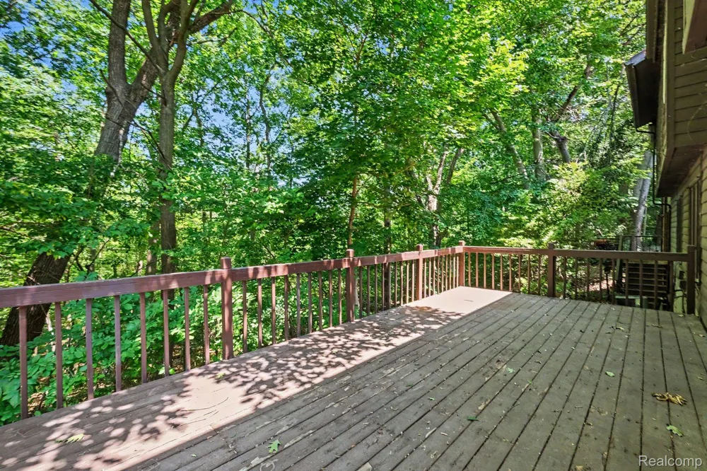2056 Walden Court Flint Charter Township, MI 48532